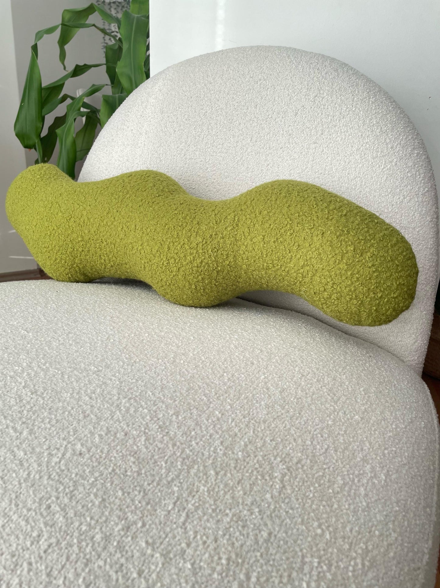 Wavy Boucle Decorative Pillow: Modern Accent Cushion - Yellowish Green