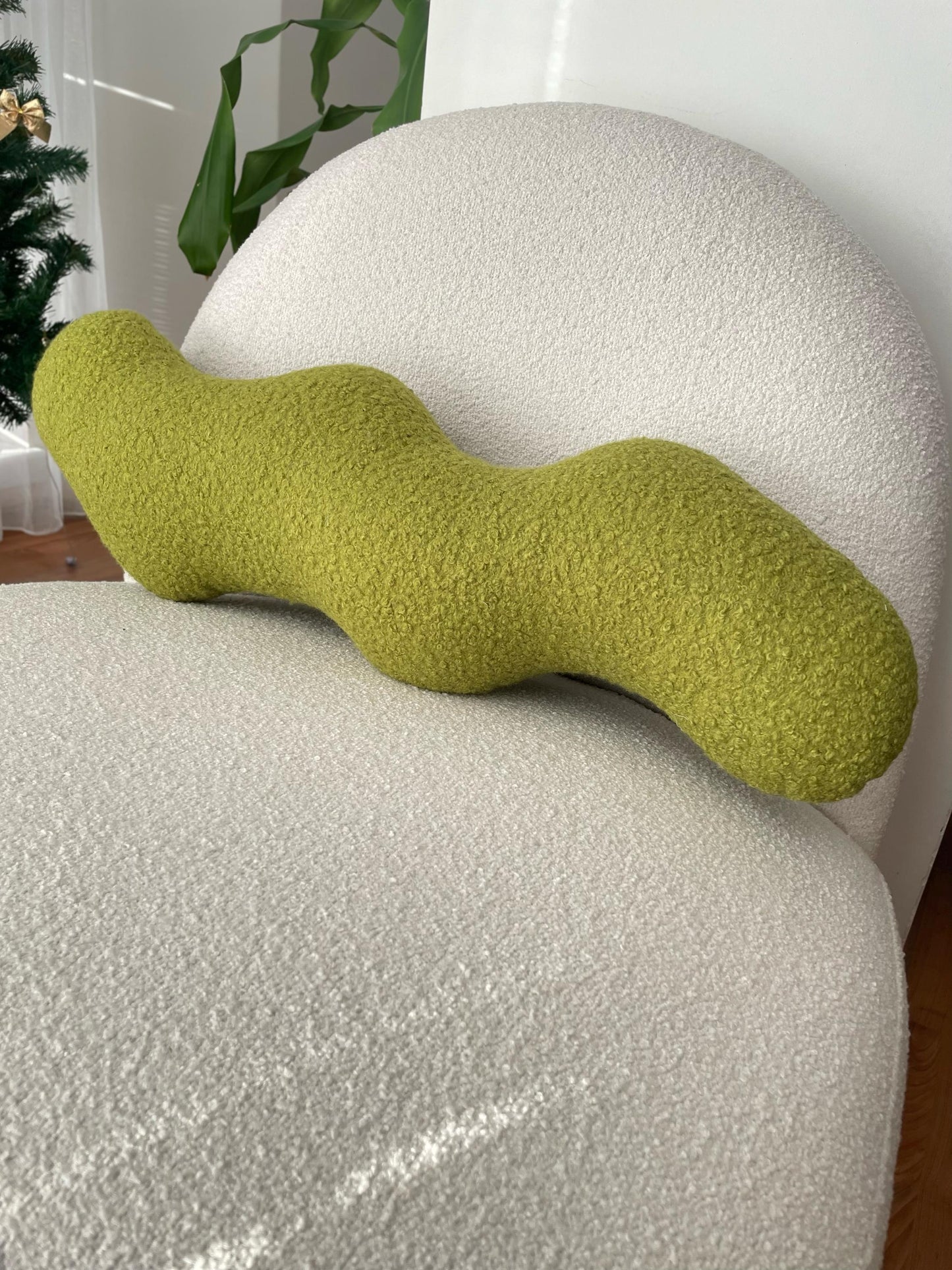 Wavy Boucle Decorative Pillow: Modern Accent Cushion - Yellowish Green