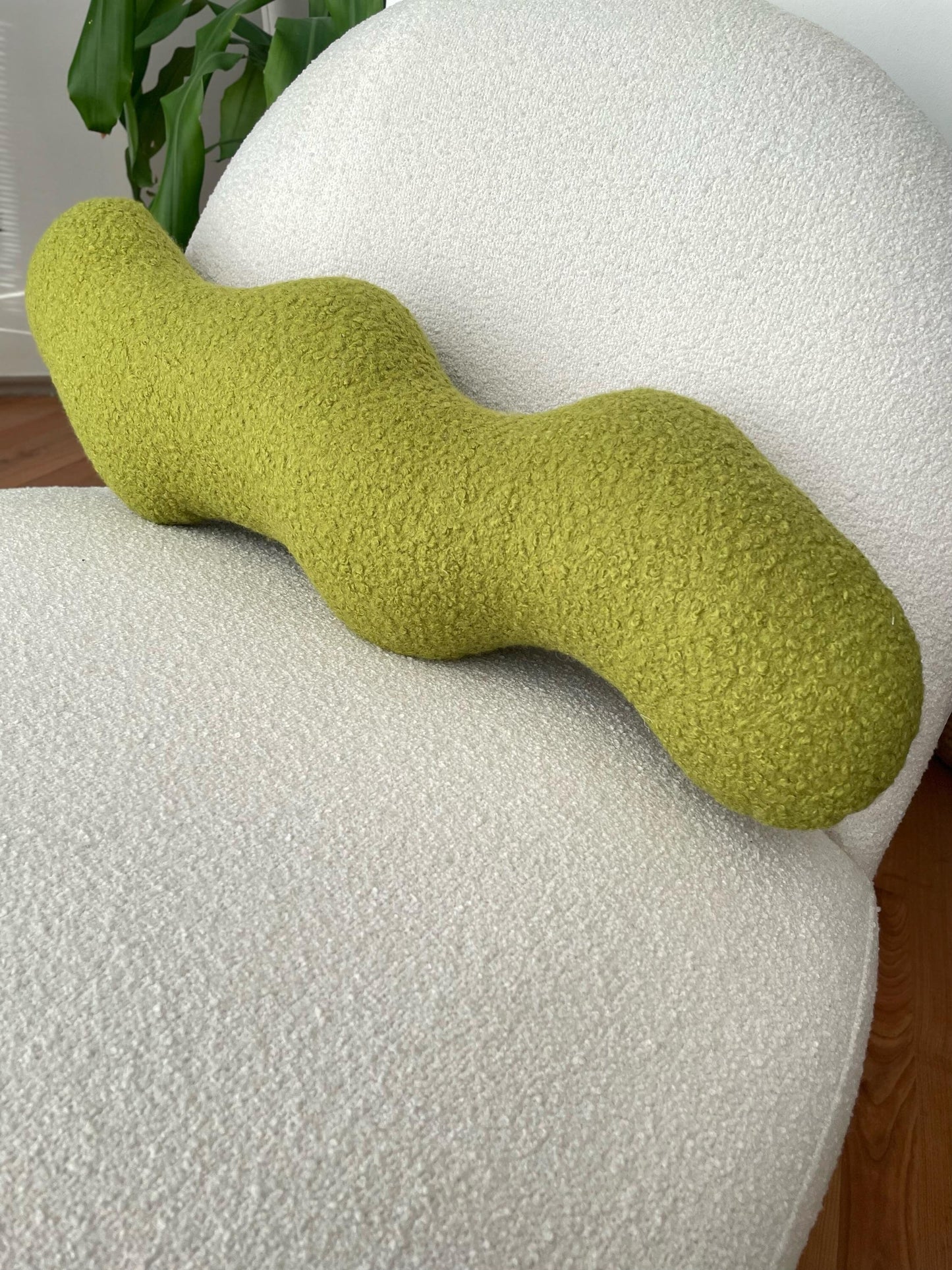 Wavy Boucle Decorative Pillow: Modern Accent Cushion - Yellowish Green