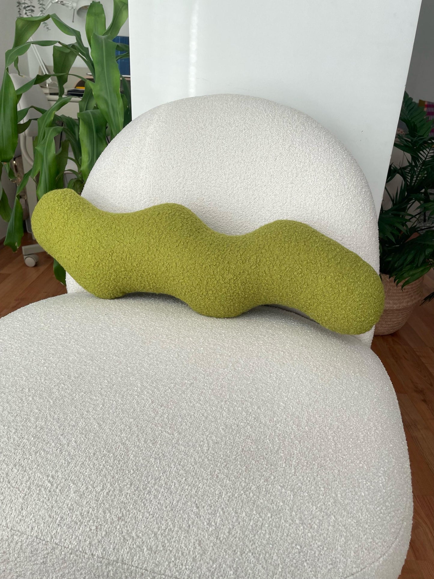 Wavy Boucle Decorative Pillow: Modern Accent Cushion - Yellowish Green