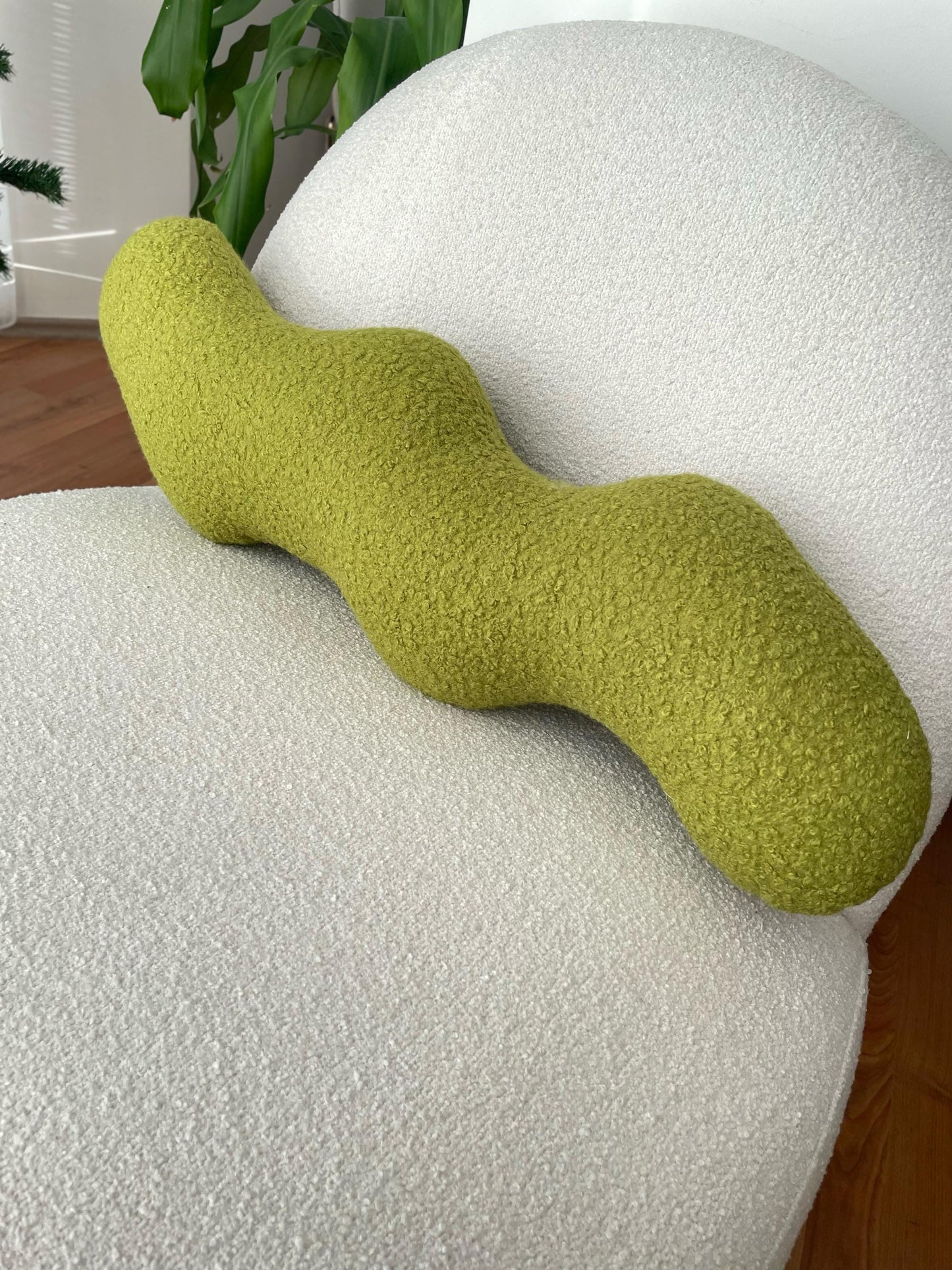 Wavy Boucle Decorative Pillow: Modern Accent Cushion - Yellowish Green