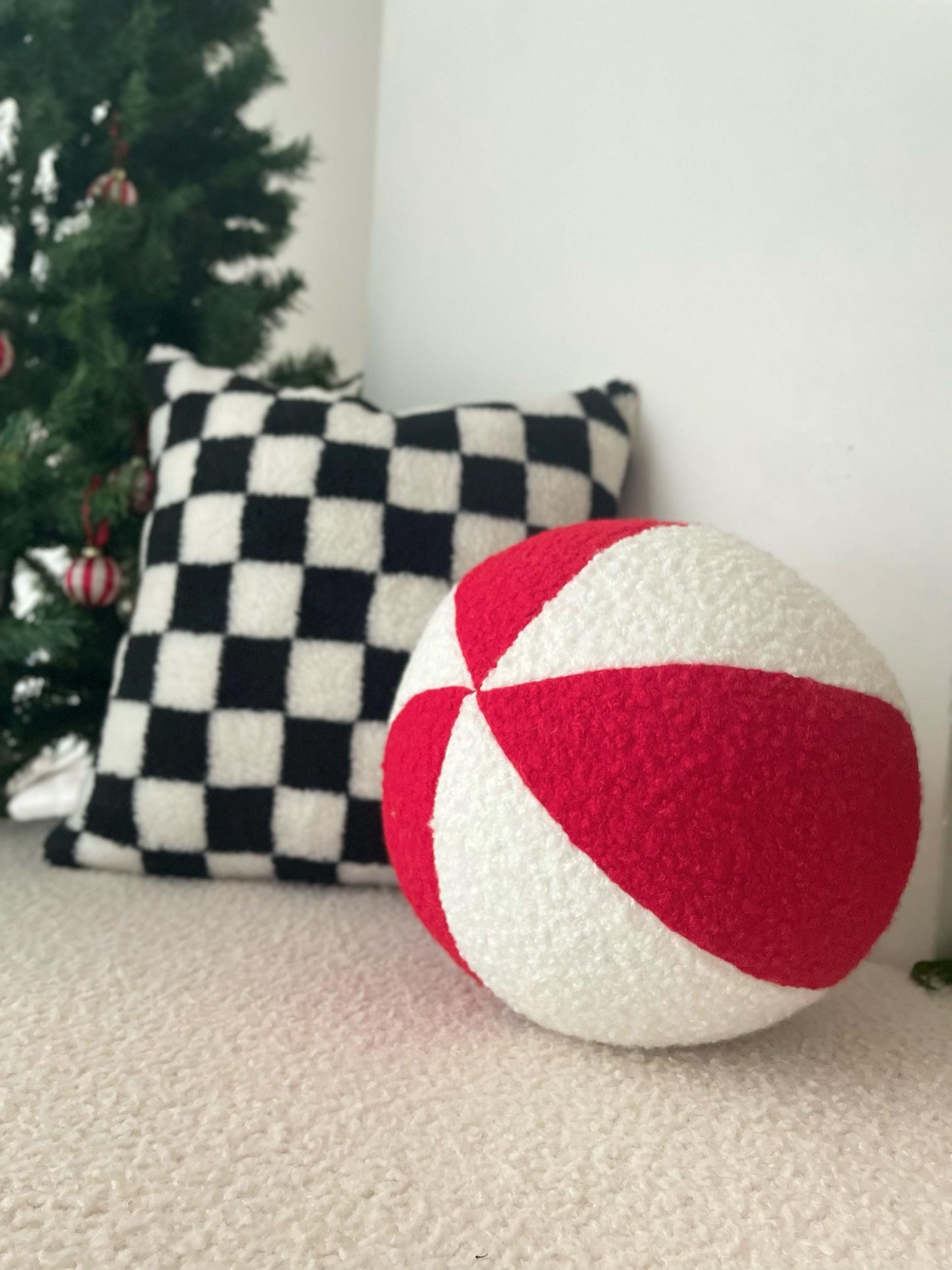 Xmas Red and White Ball-Shaped Pillow – Festive Holiday Decor, Cozy Wabi-Sabi Style Cushion