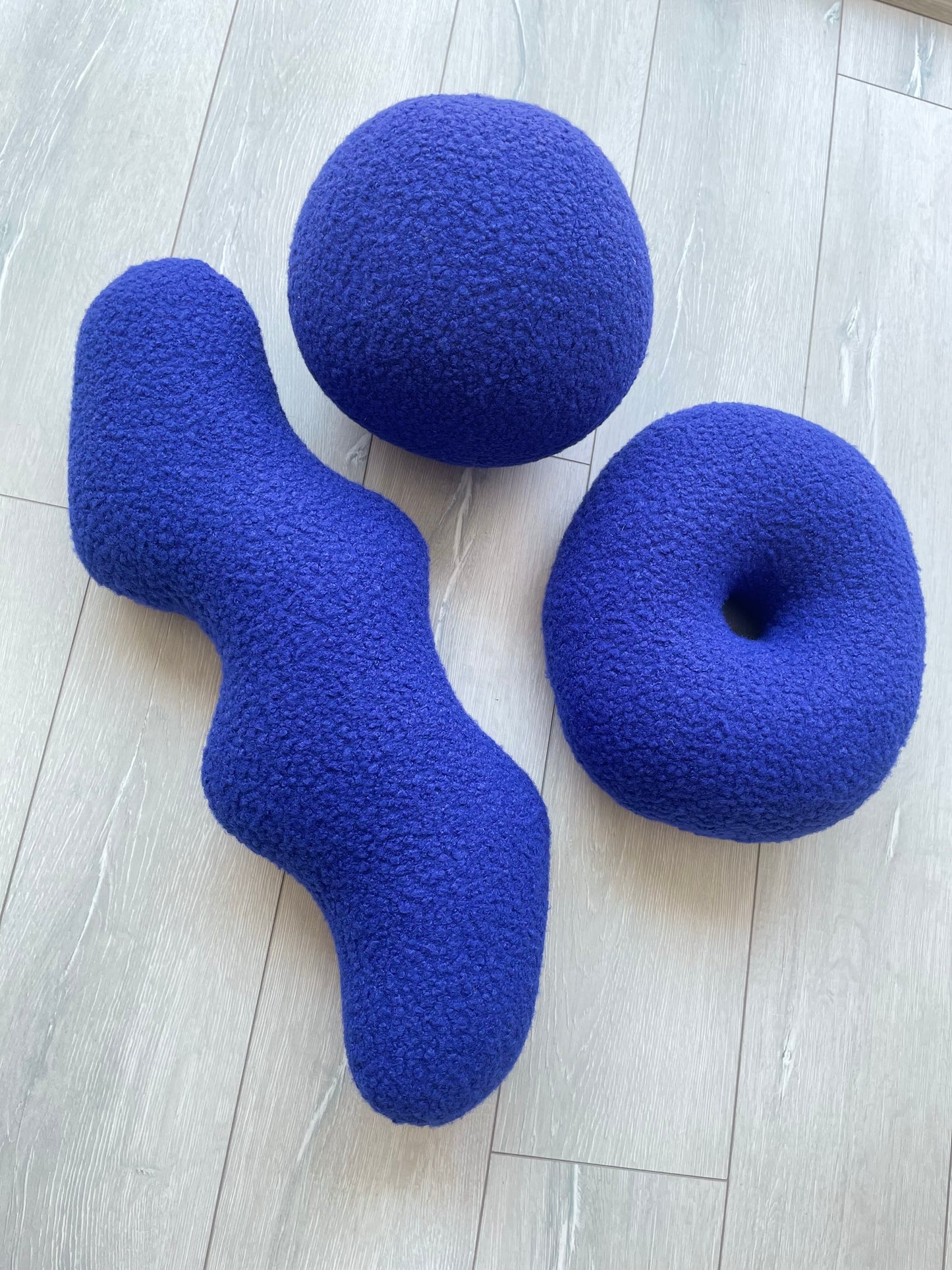 Blue Wavy Boucle Pillow: Modern Accent Cushion
