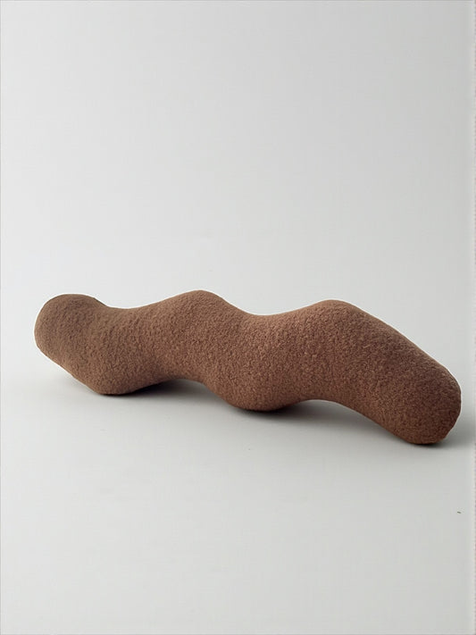 Mocha Mousse Wavy Boucle Pillow: Modern Accent Cushion