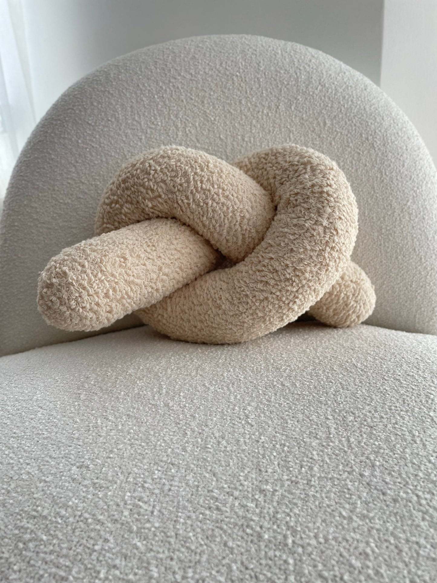 Soft Beige Boucle Knot Pillow: Chunky Decorative Cushion