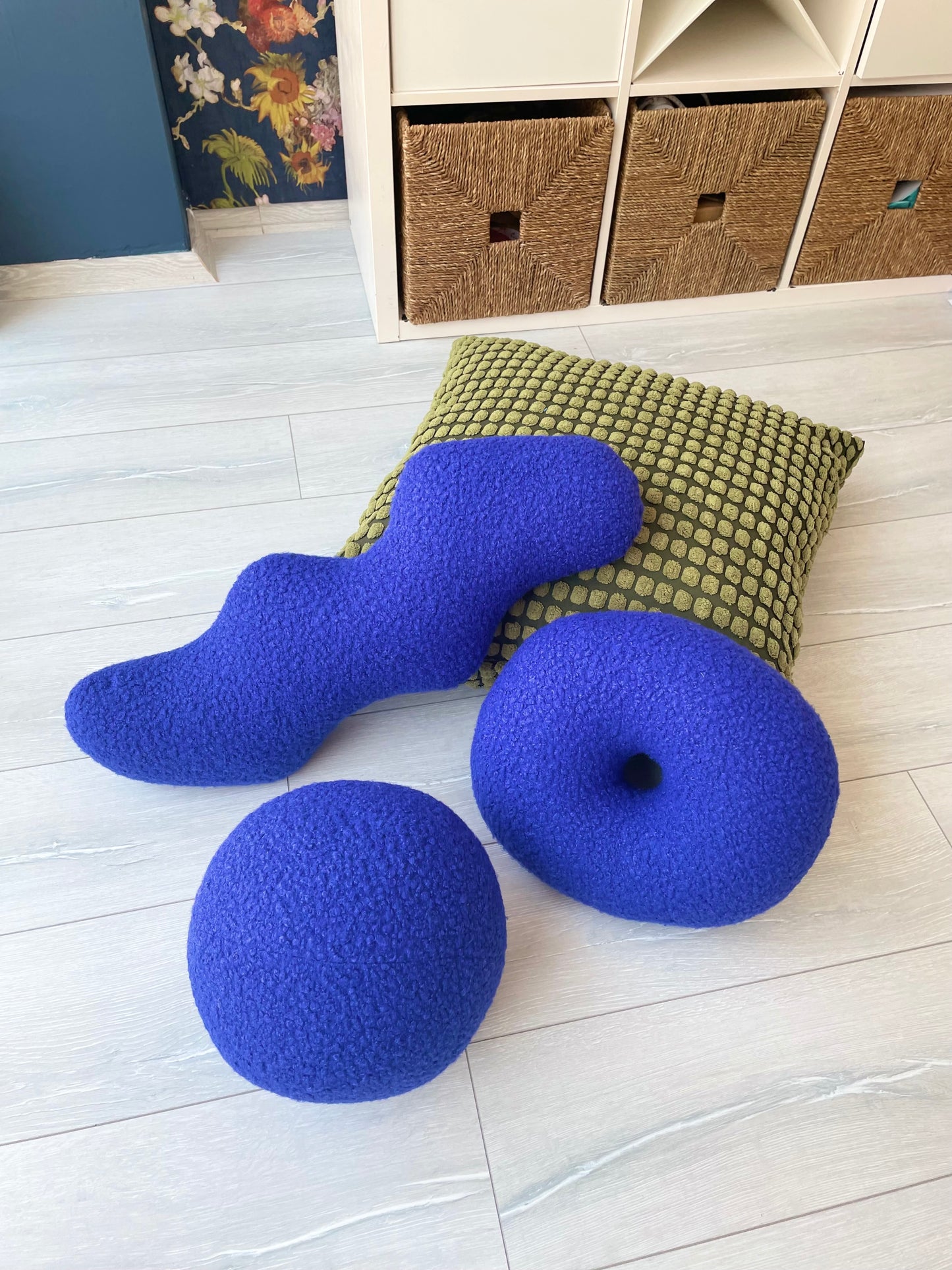 Blue Wavy Boucle Pillow: Modern Accent Cushion