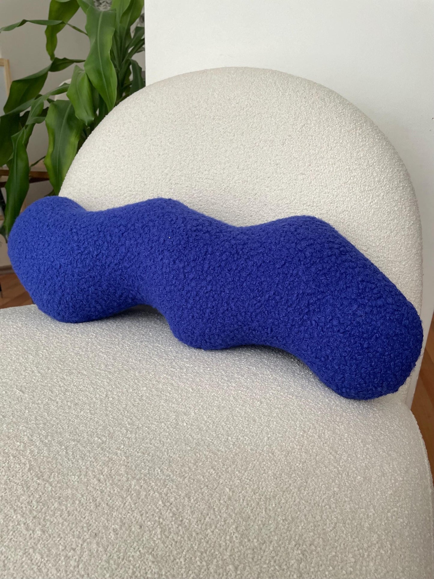 Blue Wavy Boucle Pillow: Modern Accent Cushion