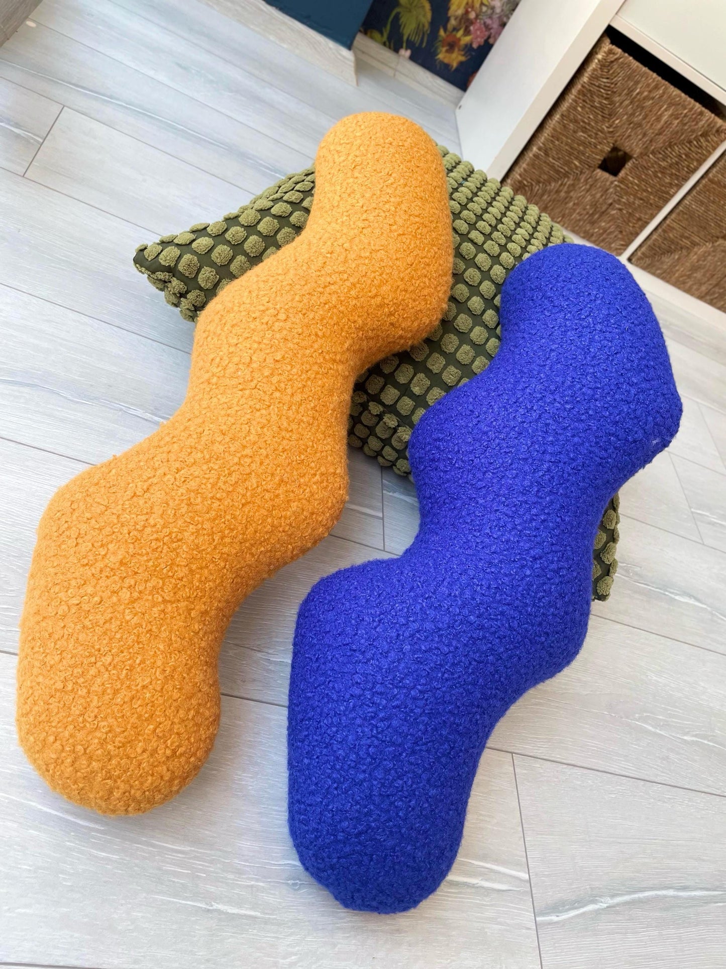 Mustard Wavy Boucle Pillow: Modern Accent Cushion