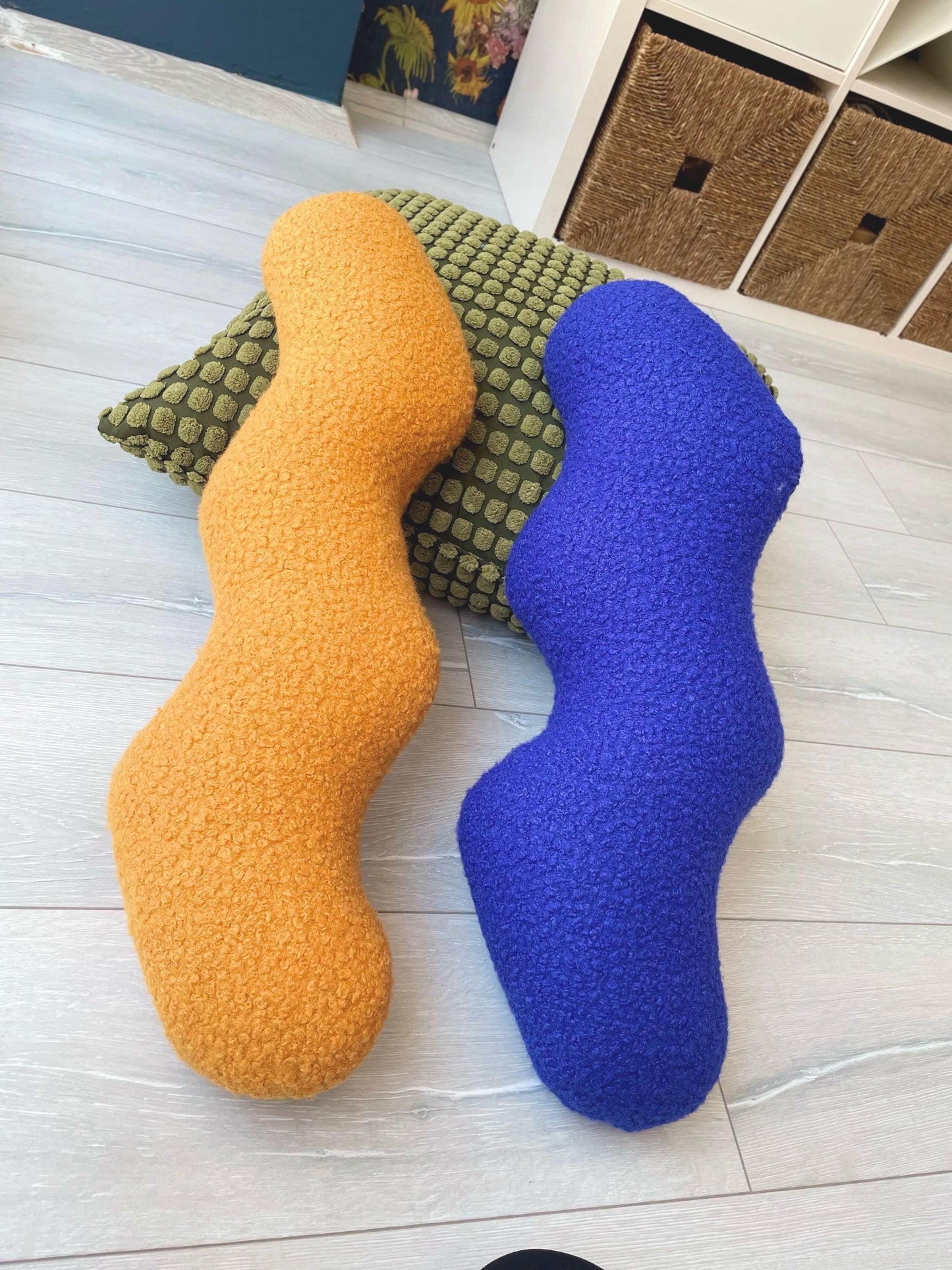Mustard Wavy Boucle Pillow: Modern Accent Cushion