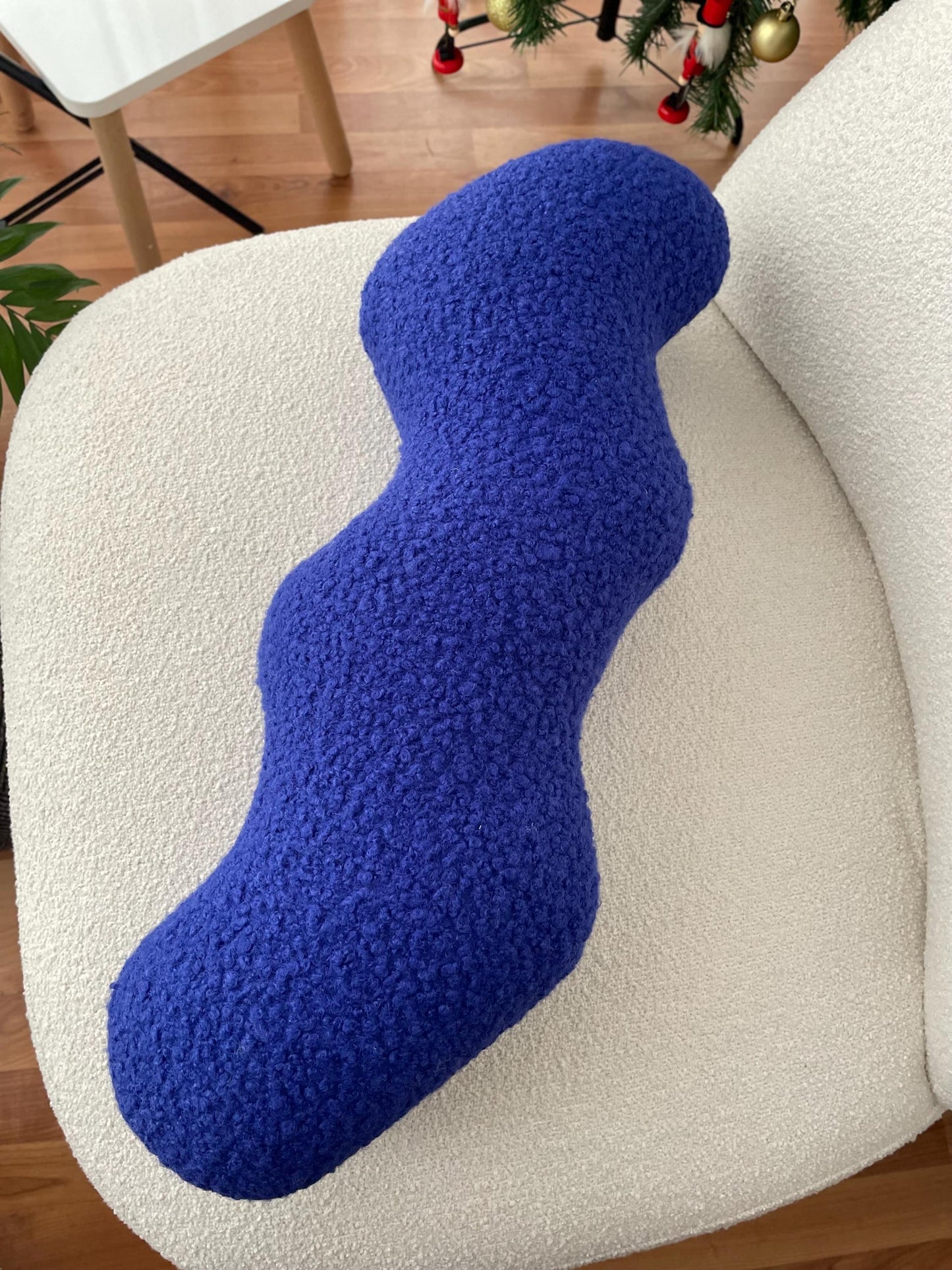 Blue Wavy Boucle Pillow: Modern Accent Cushion