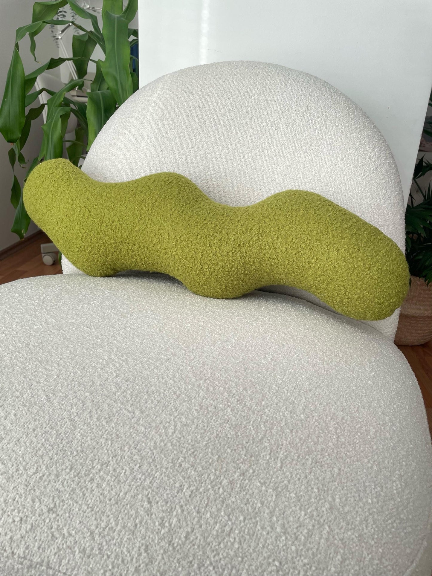 Wavy Boucle Decorative Pillow: Modern Accent Cushion - Yellowish Green
