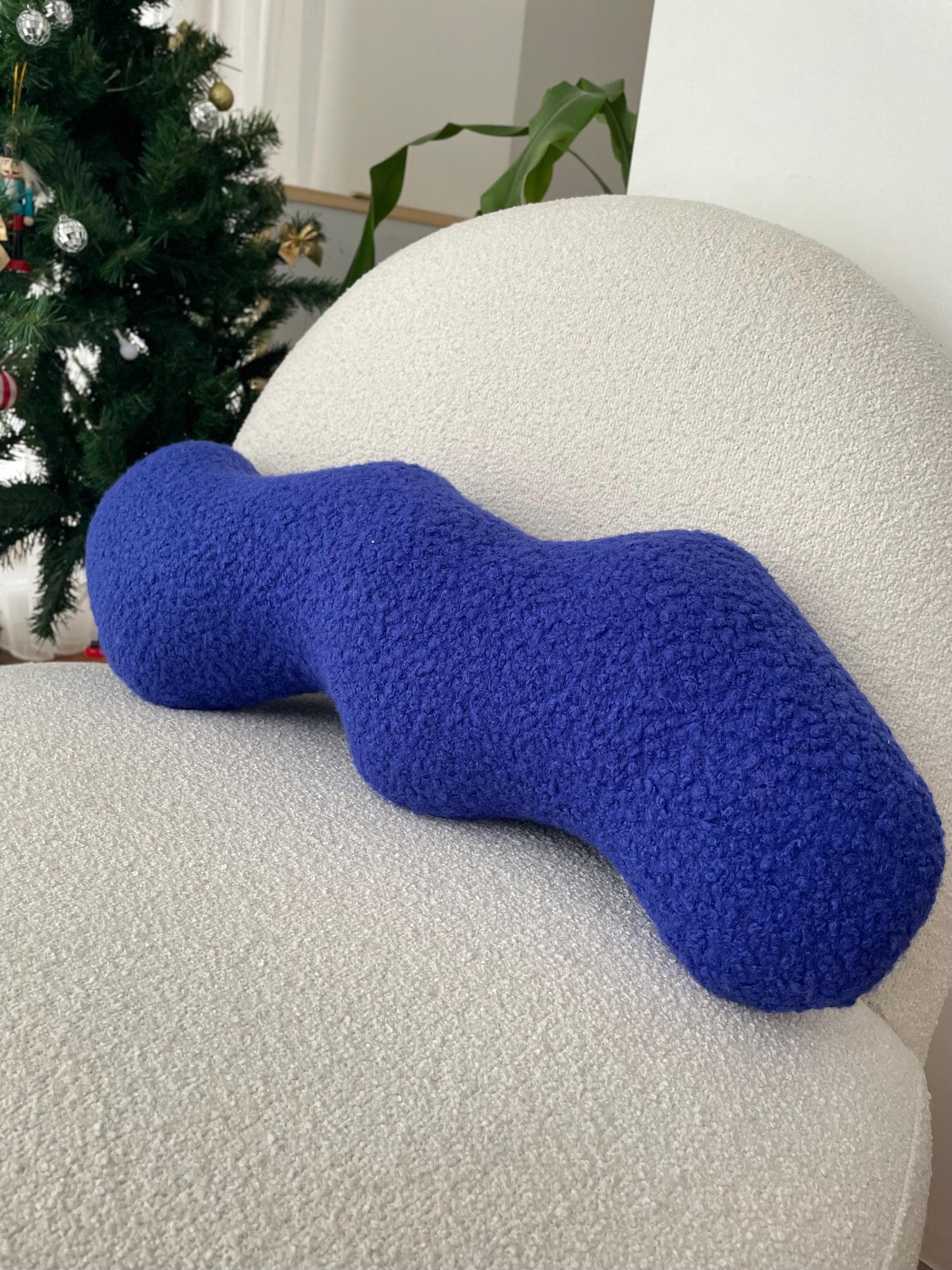 Blue Wavy Boucle Pillow: Modern Accent Cushion